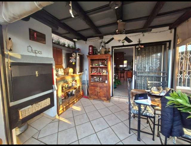 2 BEDROOM TOWNHOUSE FOR SALE IN ANNLIN